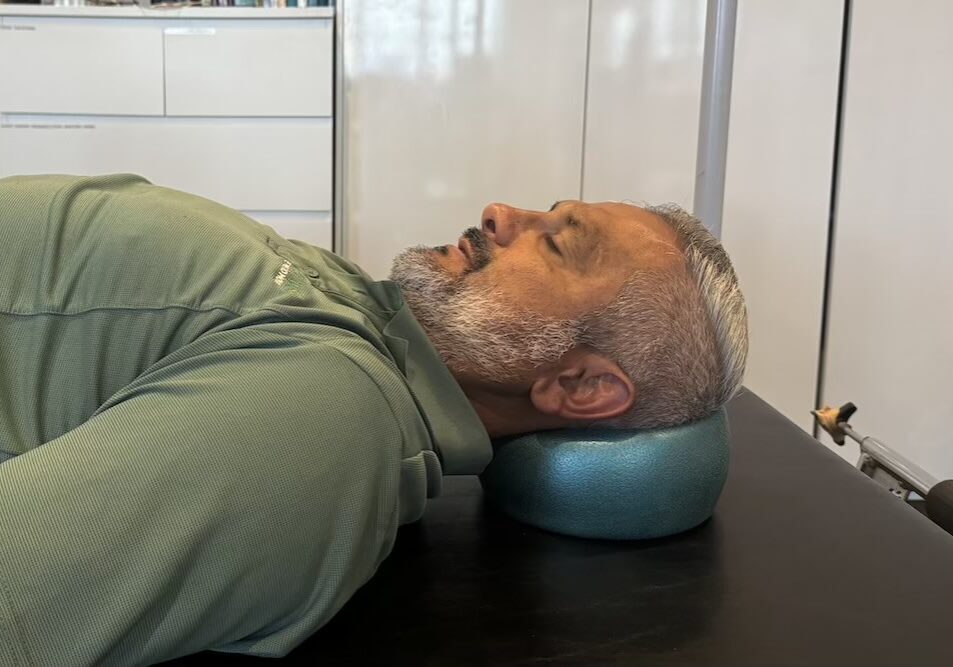 physio-for-neck-pain-header Neck physio demonstrating the best physio for neck pain and to relieve headaches